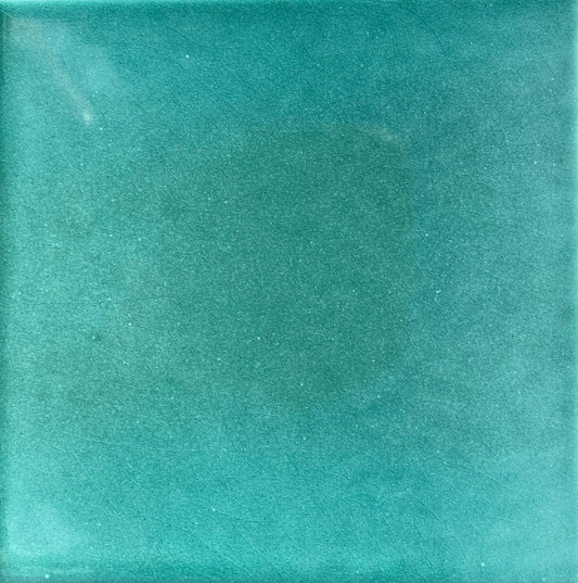 Verde Sobre Blanco Puro