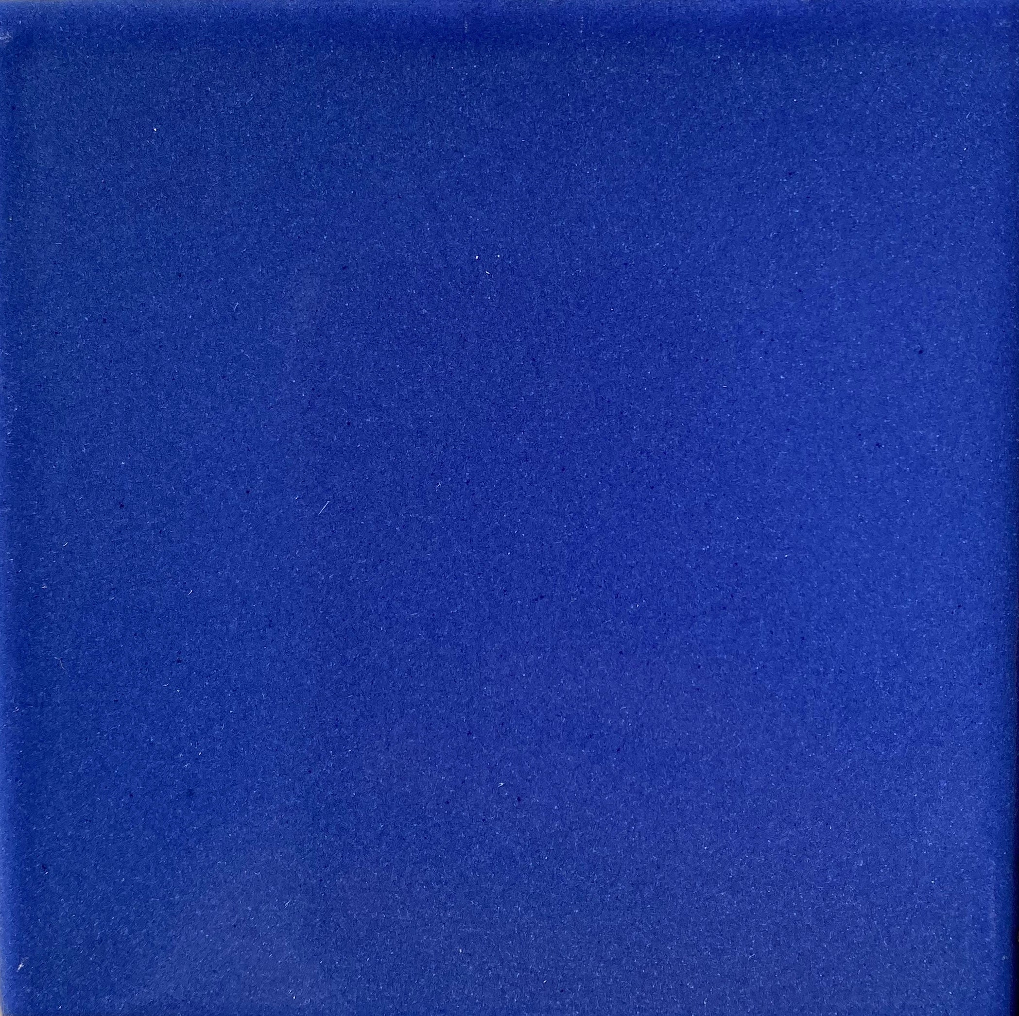 Azul Rey Brillante – Place Of Clay